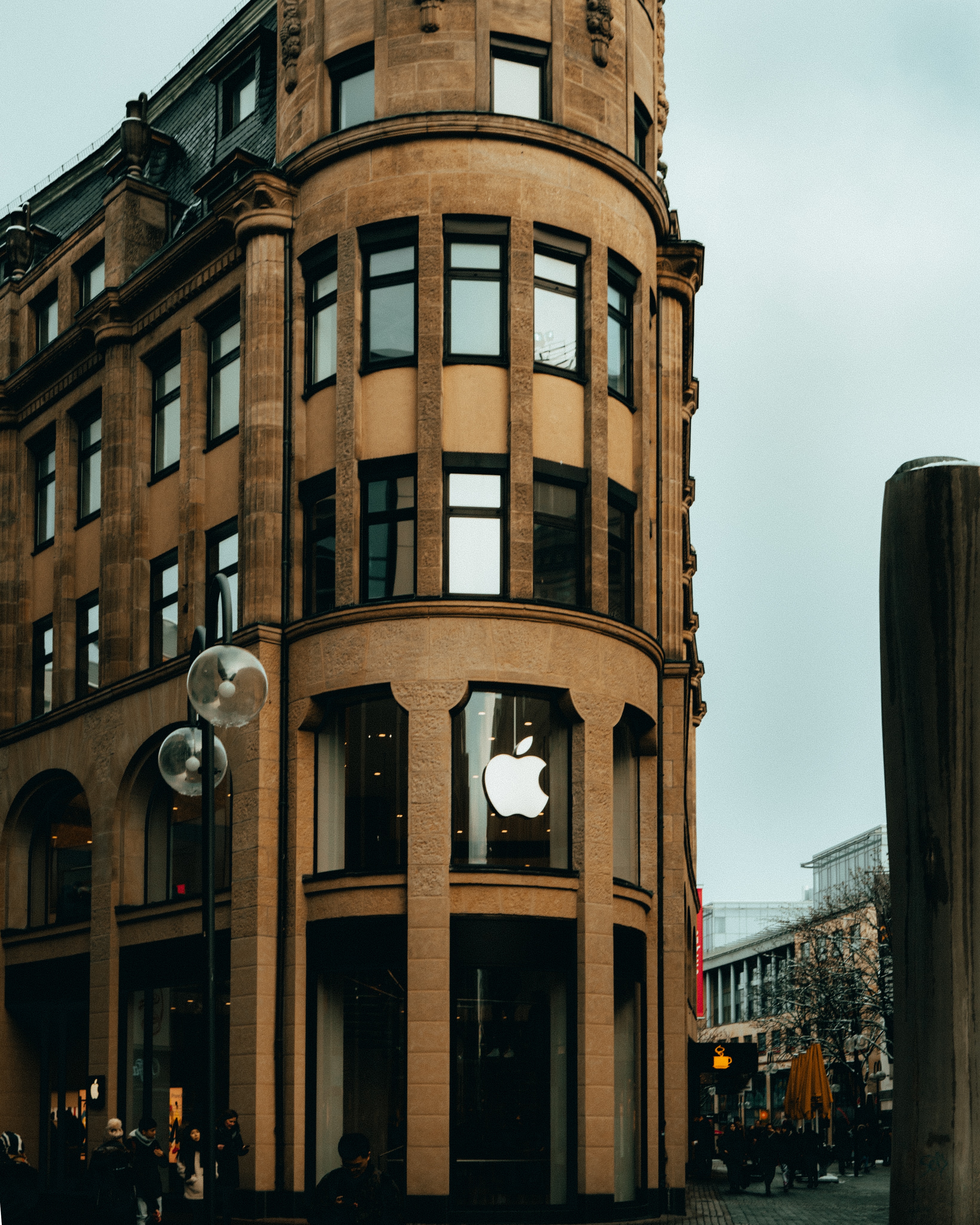 ثلاث ثغرات تعرض APPLE للإختراق