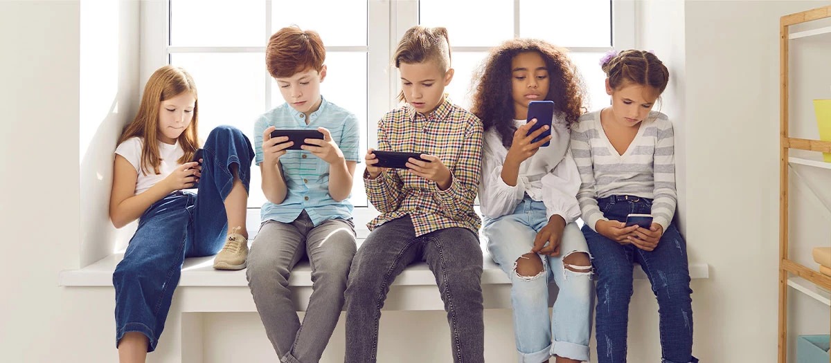 الجيلُ ألفا: طفولةٌ في أوجِ الحضارةِ الرقميةِ